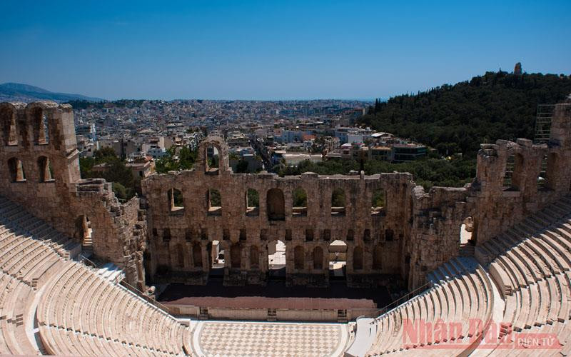 Nhà hát Odeon trong ánh hoàng hôn tuyệt đẹp. Kỳ 3: Thành cổ Acropolis – Trái tim của Hy Lạp -0