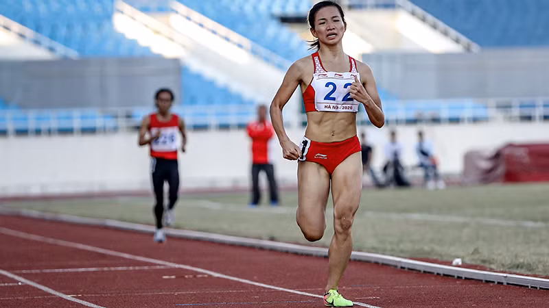Nguyễn Thị Oanh giành bốn HCV tại giải điền kinh VĐQG 2020. 