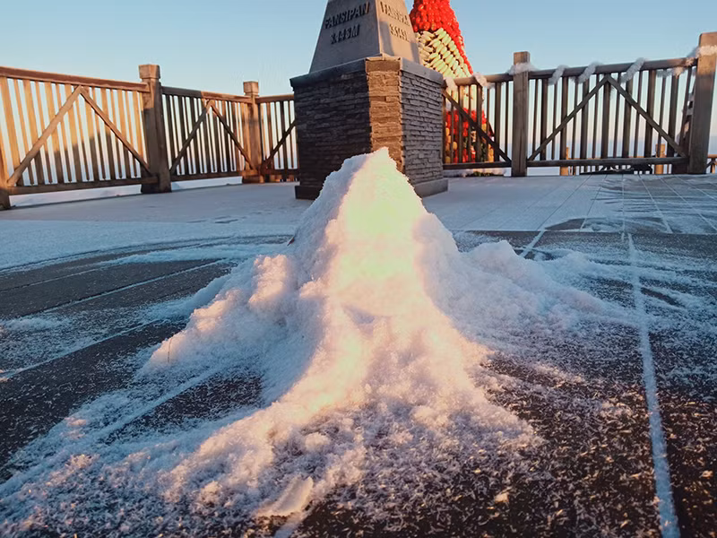 Phan Xi Păng (Sa Pa) sương muối dày đặc -0