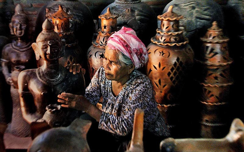 Gốm Bàu Trúc, nét độc đáo của đồng bào dân tộc Chăm ở Ninh Thuận. Ảnh: Du lịch Ninh Thuận. Khám phá Ninh Thuận nguyên sơ đẹp như pha lê trong cát -0