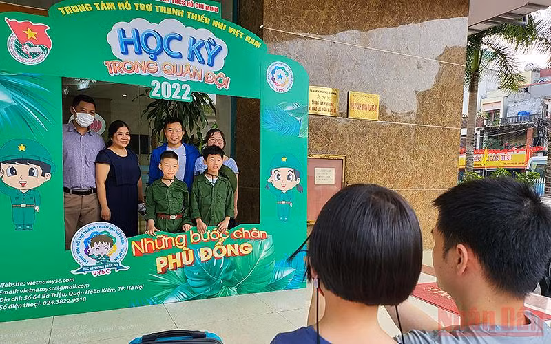 Chiến sĩ “nhí” lên đường tham gia “Học kỳ trong quân đội” -0