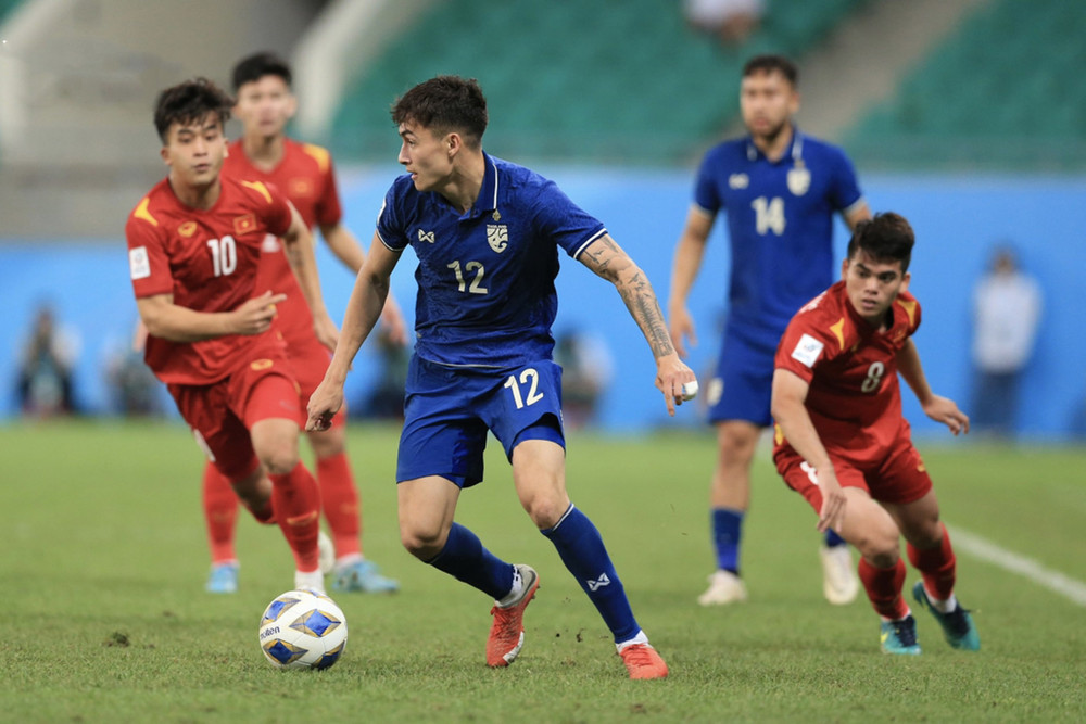 Hàng phòng ngự U23 Việt nam chịu sức ép "nghẹt thở" về cuối trận của U23 Thái Lan. (Ảnh: Ngọc Duy) U23 Việt Nam chia điểm cùng U23 Thái Lan -0
