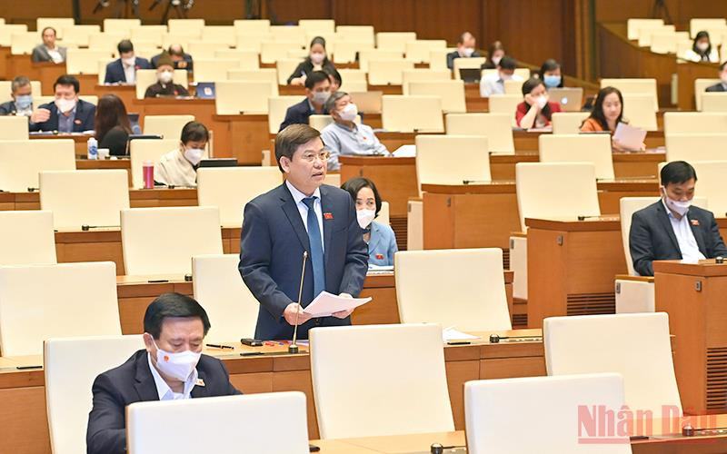 Viện trưởng Viện Kiểm sát nhân dân tối cao Lê Minh Trí phát biểu giải trình, làm rõ một số vấn đề đại biểu Quốc hội nêu. (Ảnh: DUY LINH) Trao thêm quyền cho công an xã cần xem xét, đánh giá kỹ hơn năng lực cán bộ -0