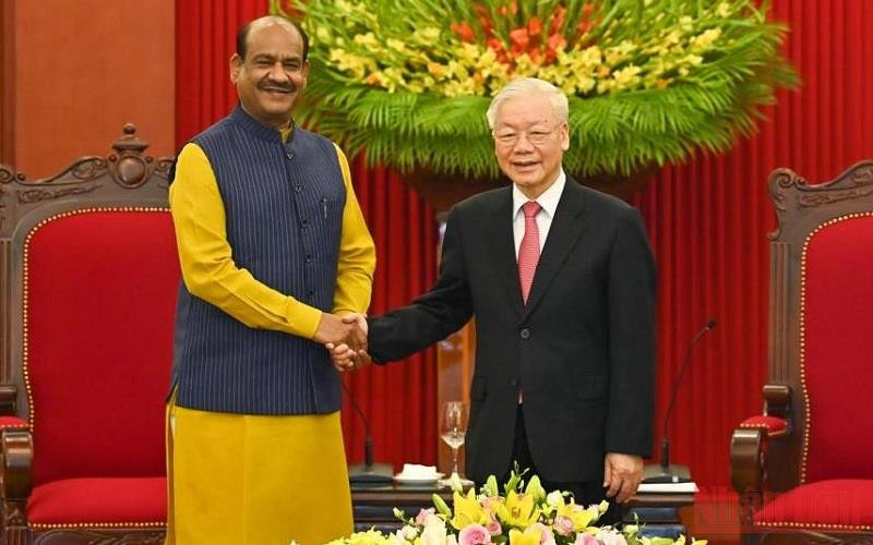 Tổng Bí thư Nguyễn Phú Trọng và Chủ tịch Hạ viện Cộng hòa Ấn Độ Om Birla tại buổi tiếp. (Ảnh: DUY LINH)