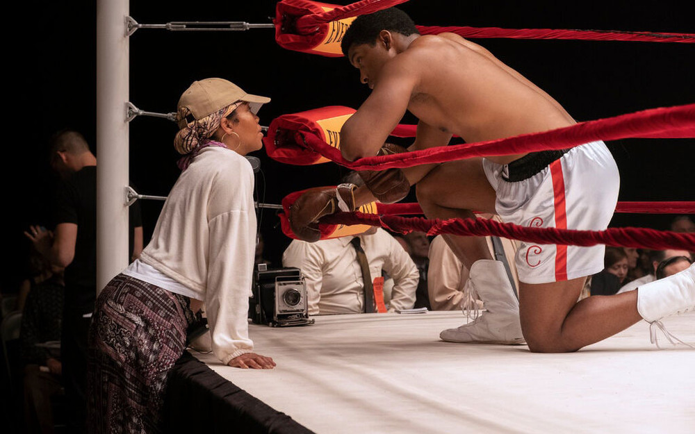 Nữ đạo diễn Regina chỉ đạo diễn xuất trong phim “One Night in Miami”. Ảnh: The New York Times. Đề cử giải Quả cầu vàng làm nên lịch sử với ba đạo diễn nữ -0