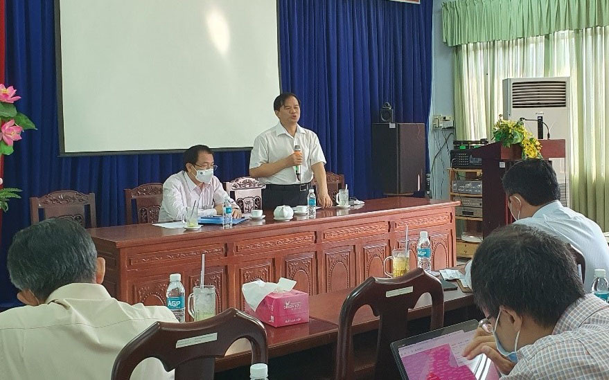 PGS, TS Đào Xuân Cơ - Phó Giám đốc phụ trách quản lý và điều hành Bệnh viện Bạch Mai làm việc với Sở Y tế An Giang. Bệnh viện Bạch Mai hỗ trợ An Giang điều trị bệnh nhân Covid-19 -0