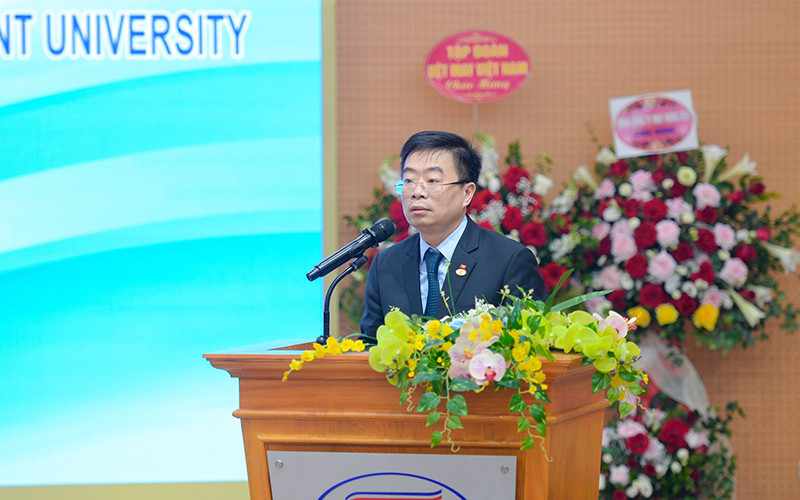 Ông Lê Tiến Trường, Chủ tịch Hội đồng quản trị Vinatex, Chủ tịch Hội đồng Trường HTU phát biểu tại buổi lễ. Nâng cao chất lượng đào tạo nhân lực cho ngành dệt may Việt Nam -0