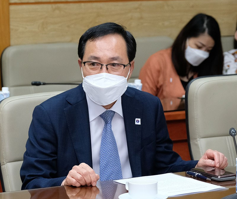 Ông Choi Joo Ho, Tổng Giám đốc Samsung Việt Nam (trái). Việt Nam sẽ hợp tác với Hàn Quốc trong lĩnh vực y tế -0