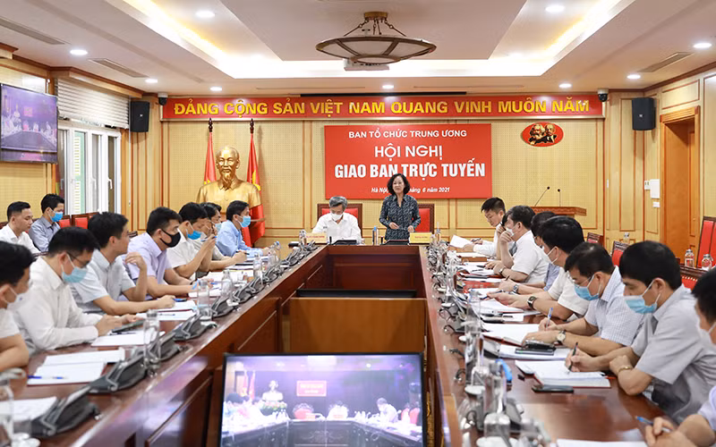Đồng chí Trương Thị Mai phát biểu tại Hội nghị.
