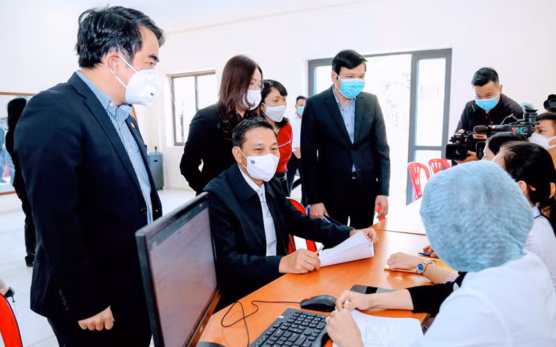 Lãnh đạo thành phố Hải Phòng kiểm tra, đôn đốc công tác chuẩn bị điều trị bệnh nhân Covid-19 tại y tế cơ sở 