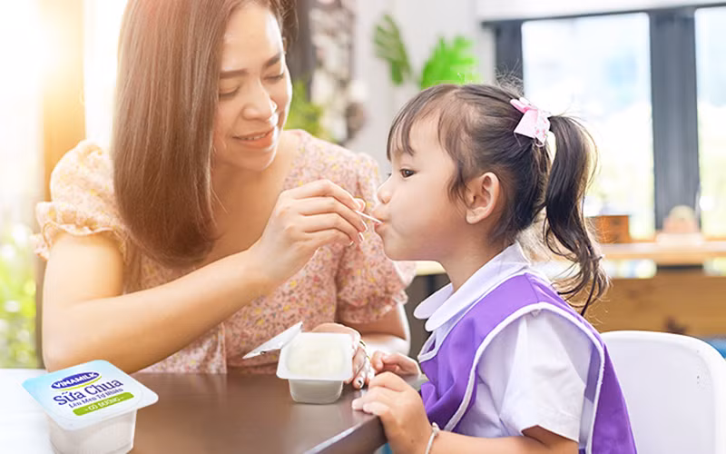 Sữa chua Vinamilk góp phần tạo nên những bữa ăn lành mạnh. Ảnh: Vinamilk