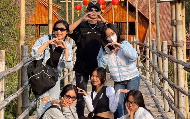 Khách du xuân rừng tràm Trà Sư, check-in cầu tre dài nhất Việt Nam -0