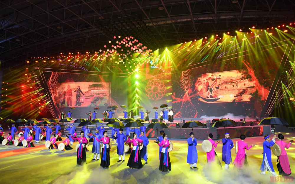 (Ảnh: Thành Đạt) Những màn trình diễn ấn tượng trong Lễ bế mạc SEA Games 31 -0