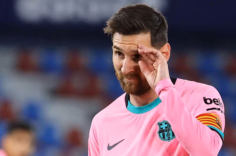 Lionel Messi đang đối mặt với tương lai vô định khi rời Barca. (Ảnh: Goal) 