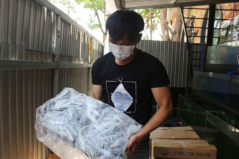 Cá tươi được cấp đông gửi vào TP Hồ Chí Minh. Nhóm thiện nguyện chung sức mùa dịch -0