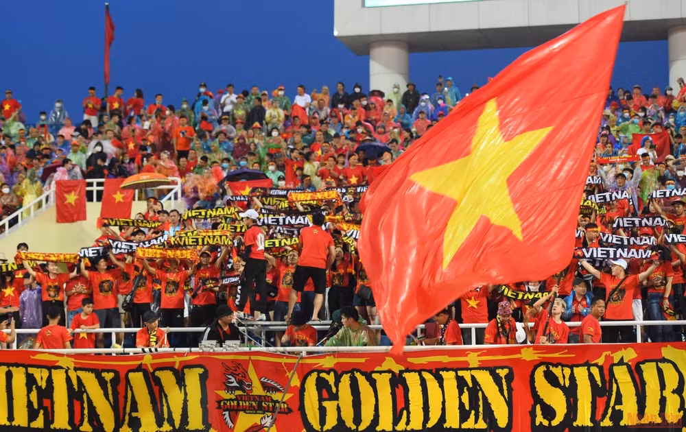[Chung kết bóng đá nam SEA Games 31] U23 Việt Nam 0-0 U23 Thái Lan (Hiệp 1): Văn Tùng sút chệch cột -0