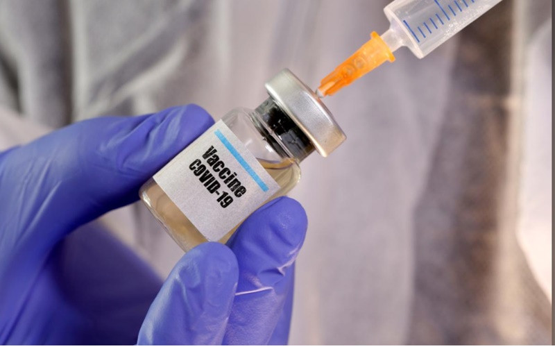 Vaccine của AstraZeneca được đánh giá là ứng viên đang dẫn đầu trong cuộc chạy đua toàn cầu nhằm tìm ra vaccine ngừa Covid-19. (Ảnh: Reuters)
