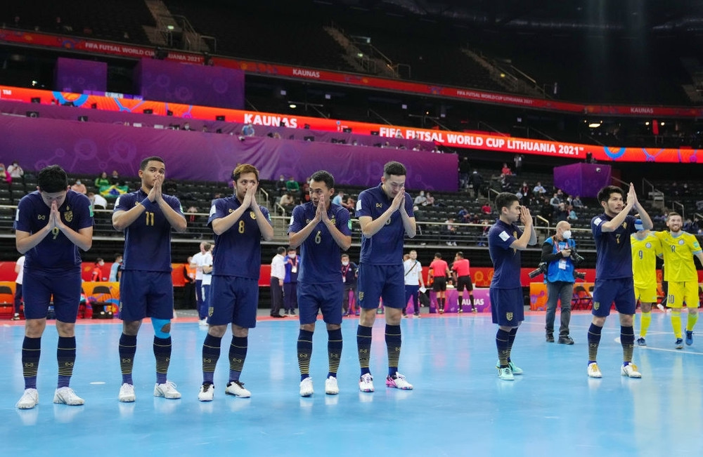 Tuyển futsal Thái Lan thua 0-7 Kazakhstan và dừng bước ở vòng 1/8 Futsal World Cup 2021. Thái Lan và Nhật Bản dừng bước ở Vòng 1/8 Futsal World Cup -0