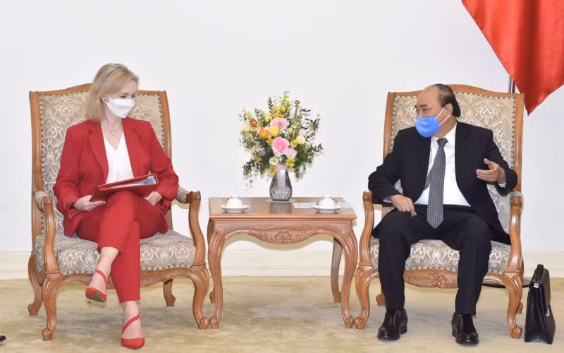 Thủ tướng Nguyễn Xuân Phúc tiếp Bộ trưởng Thương mại Quốc tế Vương quốc Anh Elizabeth Truss.