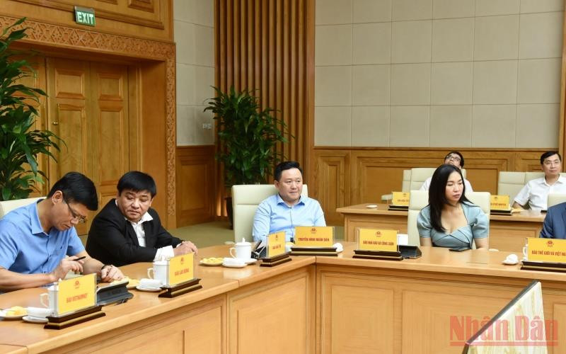Các đại biểu tham dự buổi gặp mặt. (Ảnh: Trần Hải) DSC_0788-1655469443149.jpg