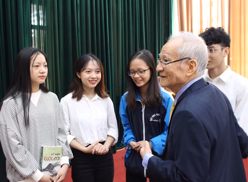 Tri ân nhà giáo, trao học bổng cho học sinh, sinh viên tại Thanh Hóa -0