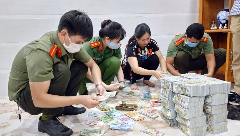 Khởi tố, bắt giam 6 bị can liên quan đường dây buôn lậu -0