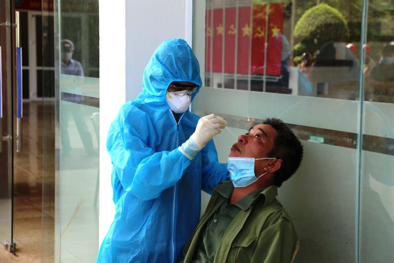 Hà Tĩnh thành lập cơ sở xét nghiệm sàng lọc virus SARS-CoV-2 trên toàn tỉnh.