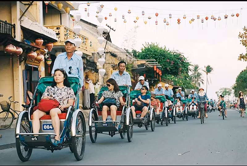 Quảng Nam đón hơn 200 nghìn lượt khách đến tham quan, lưu trú -0