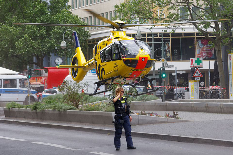 Trực thăng được huy động để ứng phó vụ việc. (Ảnh: Reuters) Berlin -0