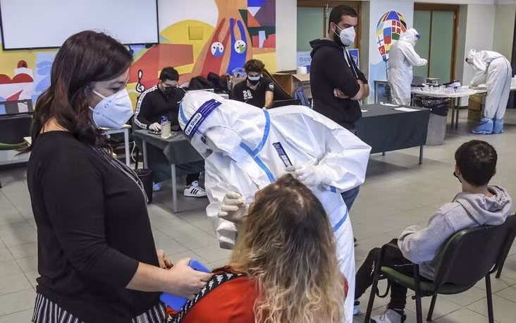 Theo tính toán của WHO, cứ 17 giây ở châu Âu lại có một người chết do hậu quả của việc nhiễm Covid-19 (Nguồn ảnh: AP).