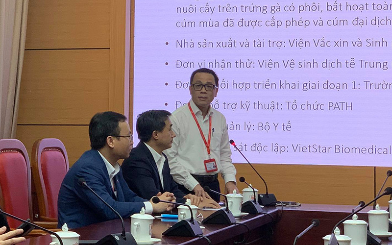 GS, TS Tạ Thành Văn, Hiệu trưởng Trường Đại học Y Hà Nội thông tin về chương trình tiêm thử nghiệm. COVIVAC chính thức tiêm thử nghiệm, hiệu quả bảo vệ với chủng mới của Anh và Nam Phi -0