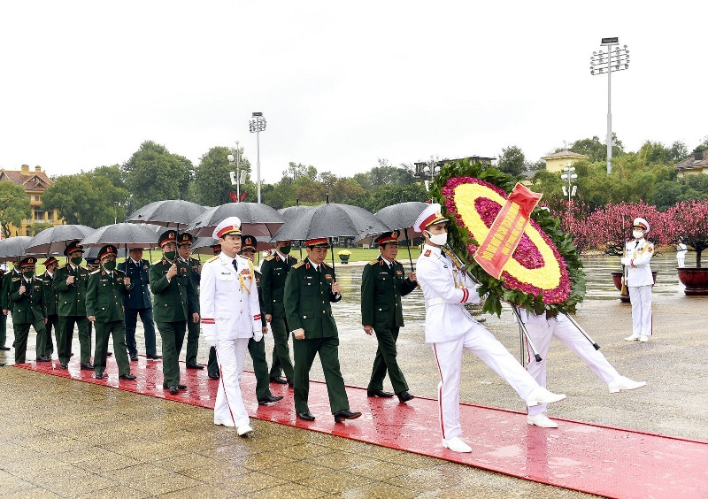 Đoàn đại biểu Quân ủy Trung ương - Bộ Quốc phòng vào Lăng viếng Chủ tịch Hồ Chí Minh. Lãnh đạo Đảng, Nhà nước vào Lăng viếng Chủ tịch Hồ Chí Minh nhân dịp Tết Nguyên đán Tân Sửu -0