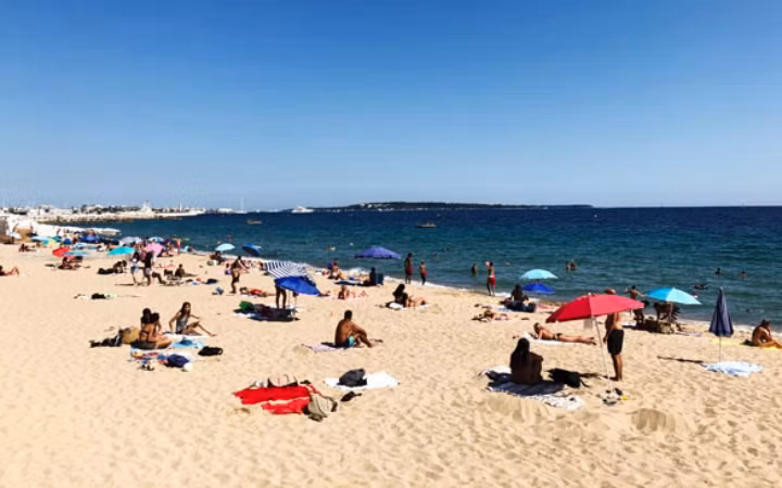 Ngành Du lịch của Pháp mỗi năm đón khoảng 90 triệu du khách đang bị ảnh hưởng nặng nề do đại dịch Covid-19. 