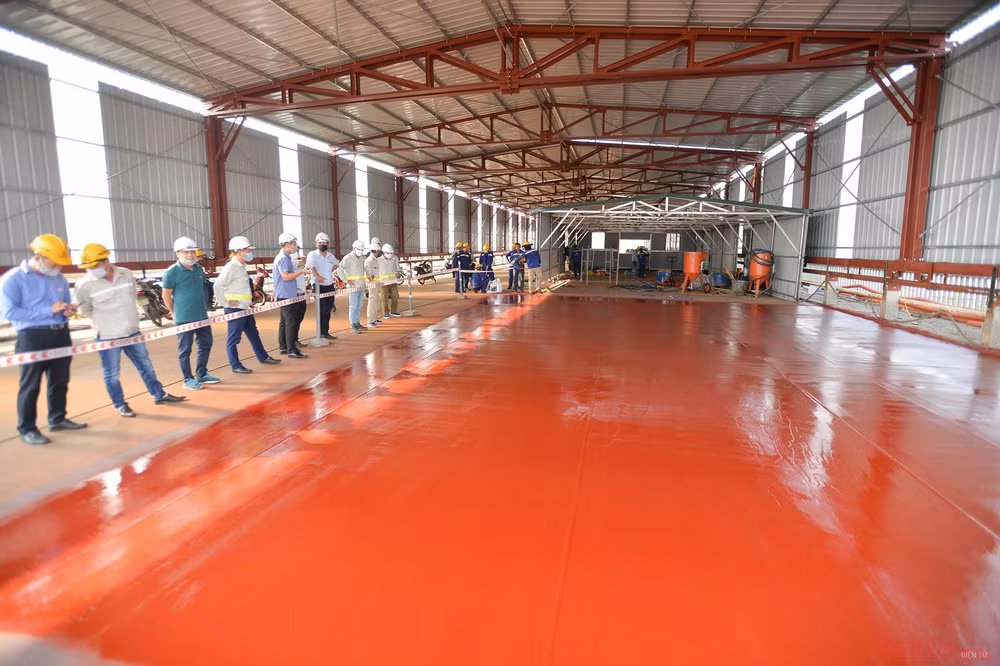 Cận cảnh “đại công trường” sửa chữa, nâng cấp mặt cầu Thăng Long -0