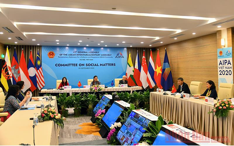 Quang cảnh hội nghị tại điểm cầu Hà Nội (Việt Nam). Tạo dựng bản sắc chung, hướng đến sự phát triển bền vững của Cộng đồng ASEAN -0