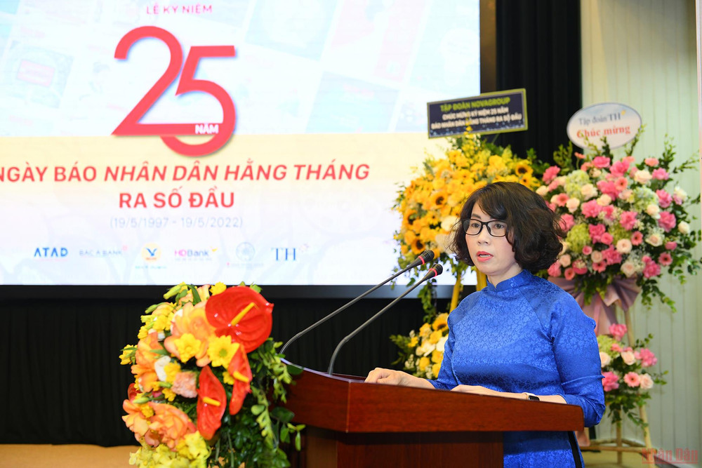 Trưởng Ban Nhân Dân hằng tháng, nhà báo Phan Thanh Phong phát biểu tại buổi lễ. Nhân dân hàng tháng - 25 năm và hành trình của Đẹp -0