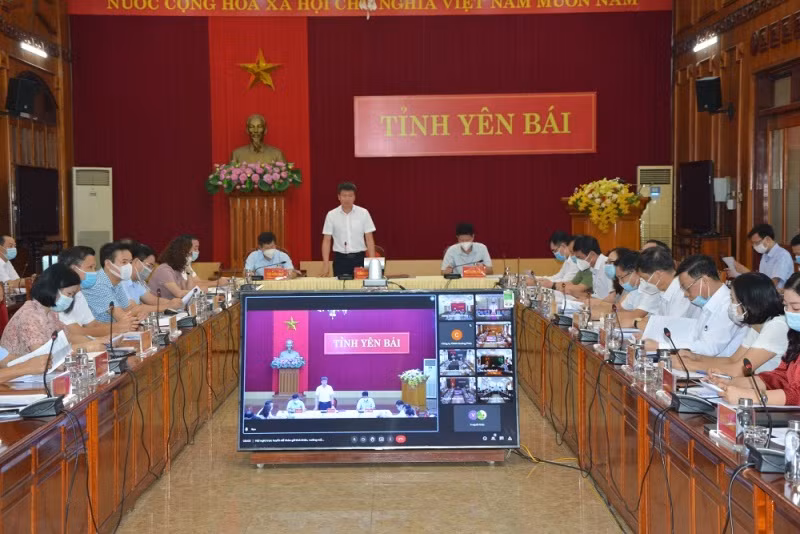 Hội nghị trực tuyến tháo gỡ khó khăn, vướng mắc, thúc đẩy sản xuất kinh doanh của các doanh nghiệp, HTX trên địa bàn tỉnh Yên Bái.