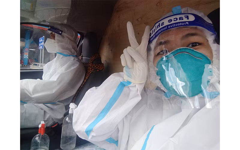 Với bác sĩ Nguyễn Đặng Phương Ngọc, tình người trước lằn ranh sinh tử thật cao quý, vậy nên giúp đỡ người khác cũng chính là giúp bản thân mình.