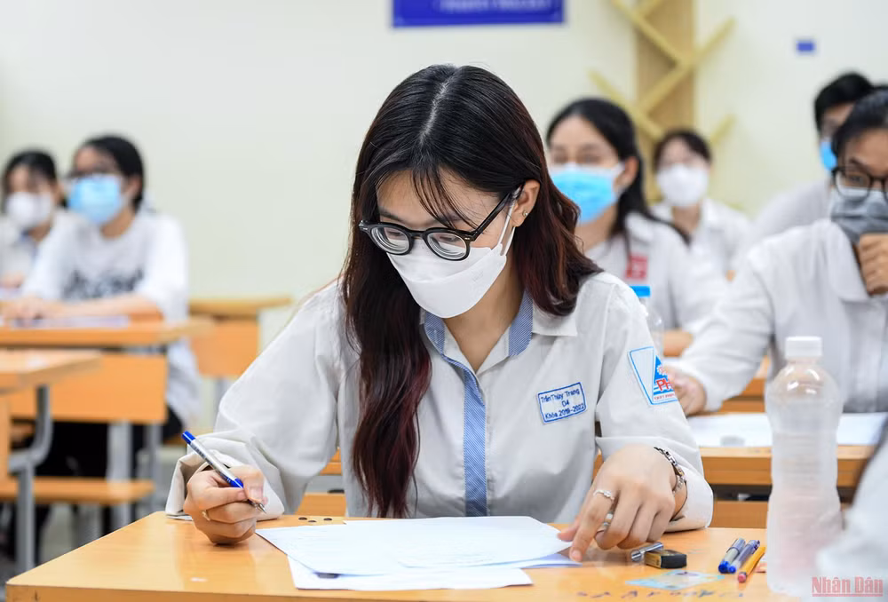 Thí sinh Hà Nội hoàn thành môn thi đầu tiên Ngữ văn -0