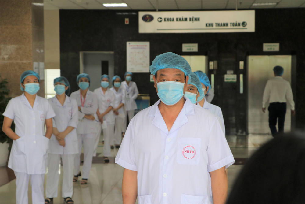 Ấn tượng bầu cử nghiêm túc, an toàn trong bệnh viện đang cách ly y tế ảnh 2 Bầu cử an toàn trong tâm dịch -0