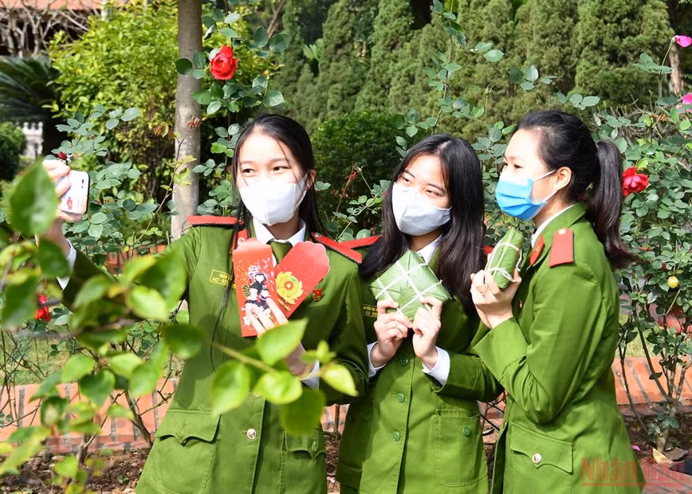 Những chuyến xe yêu thương hỗ trợ sinh viên về quê ăn Tết -0