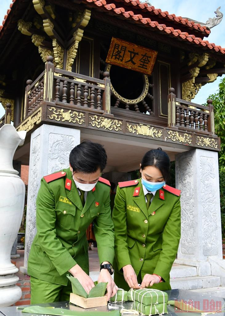 Những chuyến xe yêu thương hỗ trợ sinh viên về quê ăn Tết ảnh 13 Những chuyến xe yêu thương hỗ trợ sinh viên về quê ăn Tết -0
