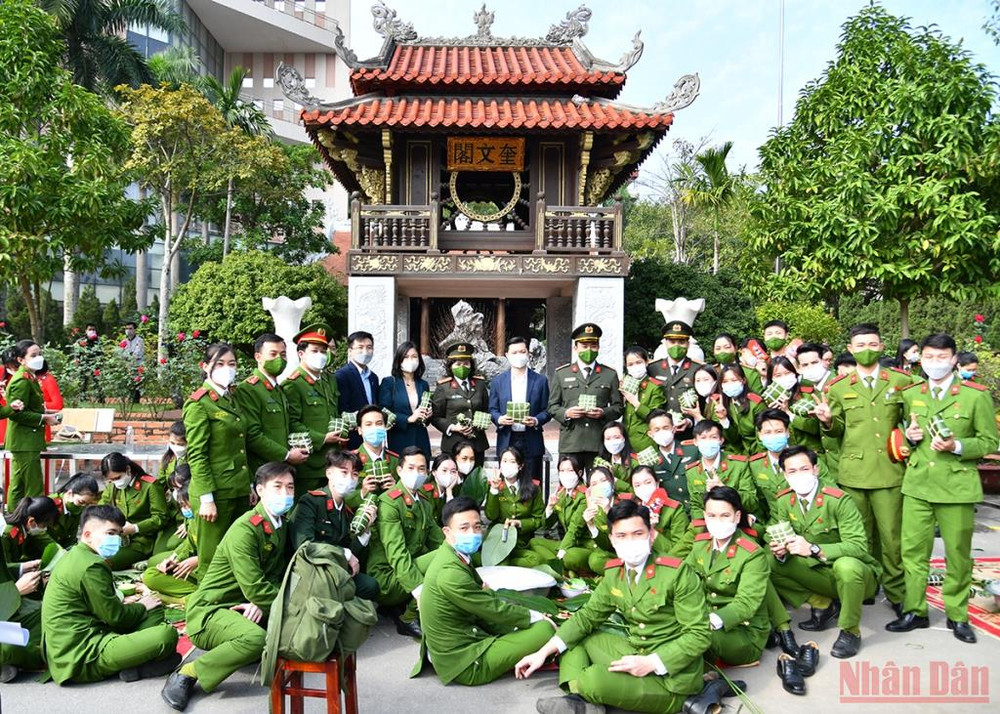 Những chuyến xe yêu thương hỗ trợ sinh viên về quê ăn Tết ảnh 16 Những chuyến xe yêu thương hỗ trợ sinh viên về quê ăn Tết -0