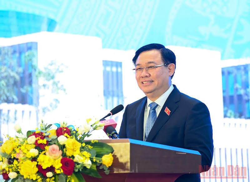 Chủ tịch Quốc hội Vương Đình Huệ phát biểu ý kiến tại buổi gặp mặt. (Ảnh: Duy Linh) “Tâm trong-Trí sáng-Hoài bão lớn”, tham gia xây dựng và phát triển đất nước -0