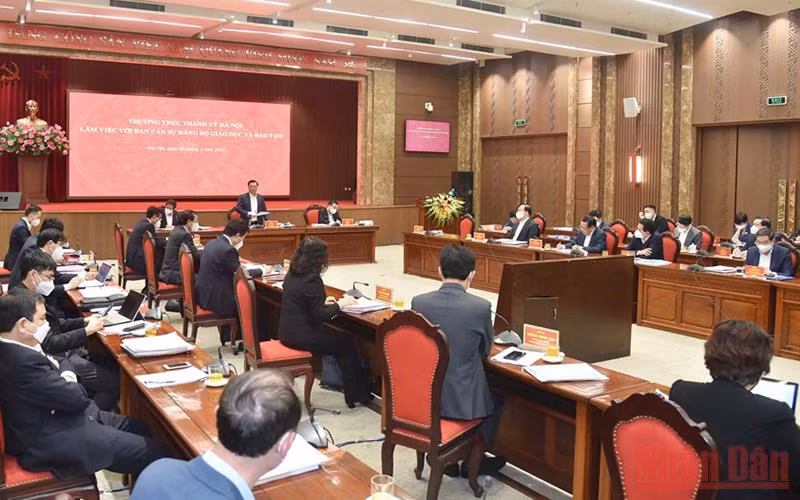 Quang cảnh buổi làm việc.