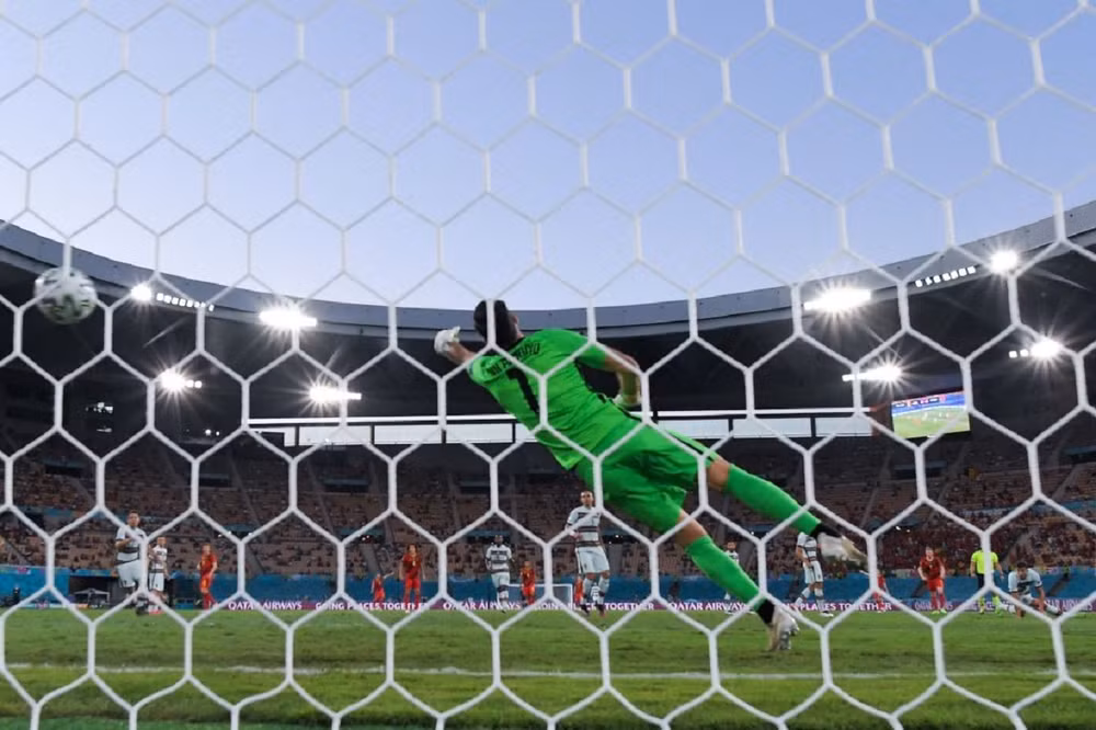 Cận cảnh Bỉ vào tứ kết Euro 2020, Bồ Đào Nha sớm thành cựu vương -0