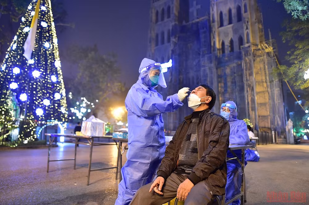 Một mùa Giáng sinh đặc biệt của 2 thành phố lớn Hà Nội và thành phố Hồ Chí Minh -0