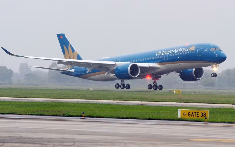 Các hãng hàng không chuẩn bị mở lại đường bay quốc tế ra sao? -0