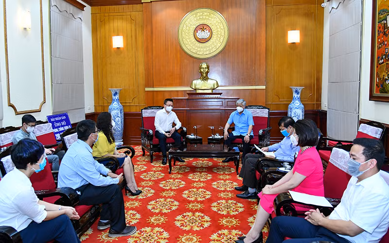 Báo Nhân Dân đóng góp 200 triệu đồng ủng hộ phòng chống dịch -0