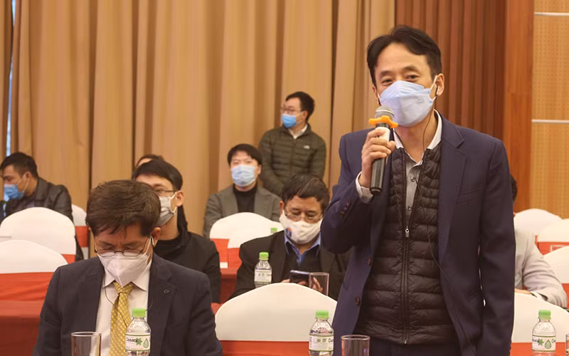 Đại diện các doanh nghiệp FDI phát biểu ý kiến tại buổi gặp mặt đối thoại.